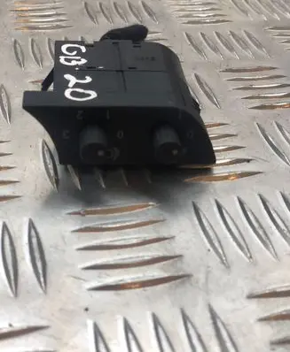 Audi A4 S4 B7 8E 8H Headlight level height control switch 8E2919094