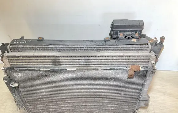 Toyota Corolla Verso AR10 Radiator set 