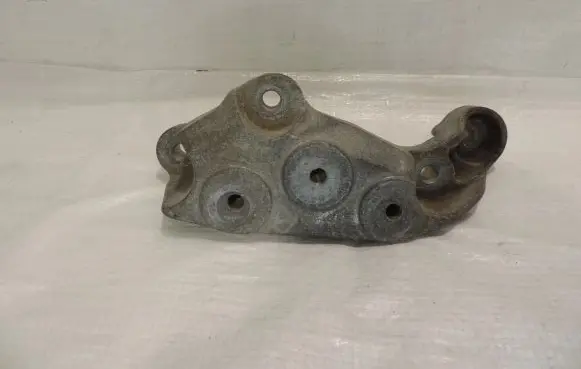 Opel Astra K Gearbox mounting bracket 13364008