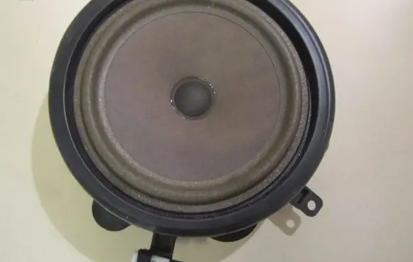 Audi A3 S3 8P Front door speaker 8P0035411