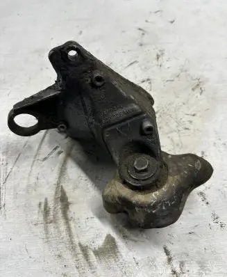 Audi A4 S4 B5 8D Engine mounting bracket 8D0399114S