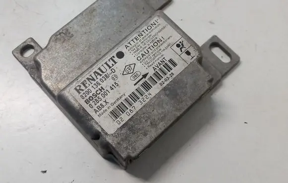 Renault Clio II Airbag control unit/module 8200136038