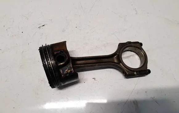 Chevrolet Cruze Piston with connecting rod 