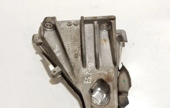 BMW X5 E70 Engine mounting bracket 6790022 60237