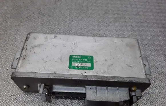 Audi 80 90 S2 B4 ABS control unit/module 0265104005 4A0907379E