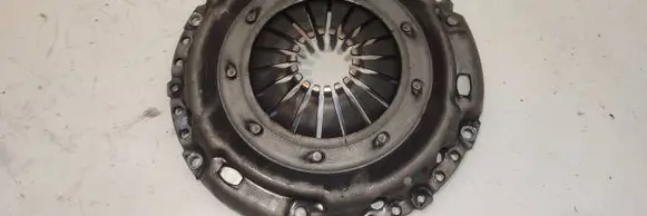 Volkswagen PASSAT B7 Pressure plate 1CA035848A A0819