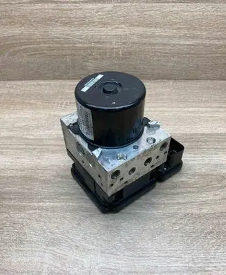 Volvo V70 ABS Pump 30681619