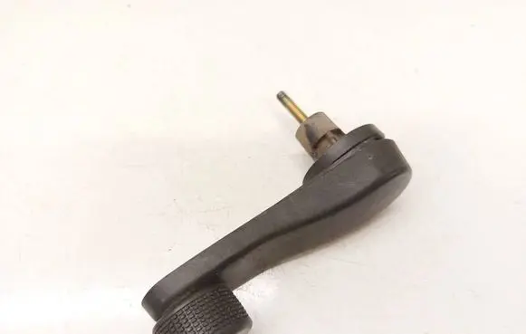 Volkswagen PASSAT B4 Front door window winding handle 3A0837581B