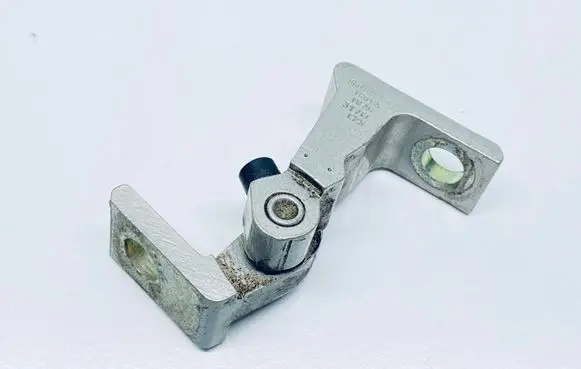 Volkswagen Jetta VI Rear door upper hinge 8K0831401G
