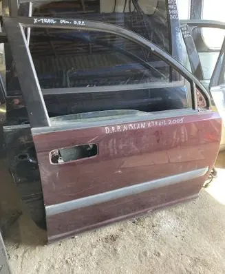 Nissan X-Trail T30 Front door