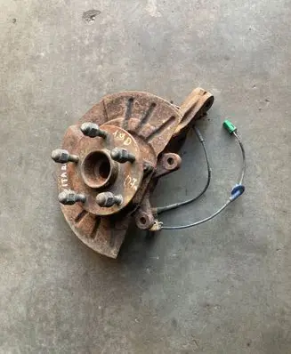 Suzuki Grand Vitara II Front wheel hub