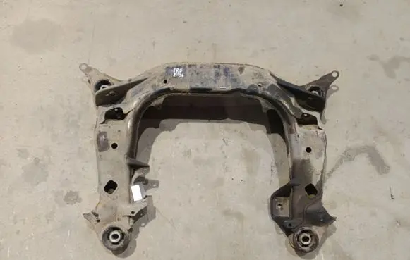 Volkswagen PASSAT B5 Front subframe 