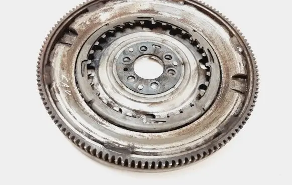 Volkswagen Tiguan Flywheel 03C105266E