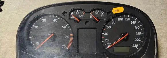 Volkswagen Golf IV Speedometer (instrument cluster) 1J0919860 88311282