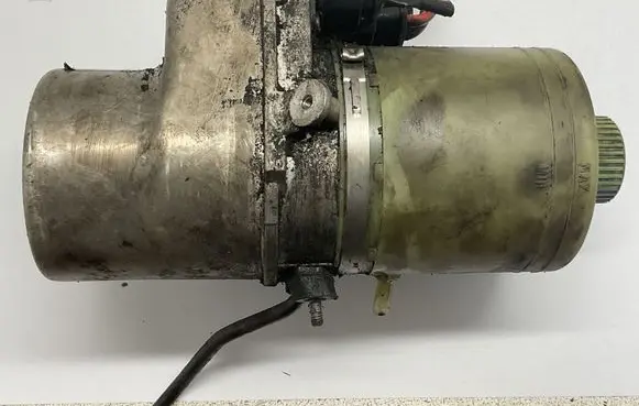 Volkswagen Polo IV 9N3 Power steering pump 6Q0423371