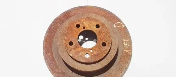 Subaru Legacy Rear brake disc neventiliuojamas