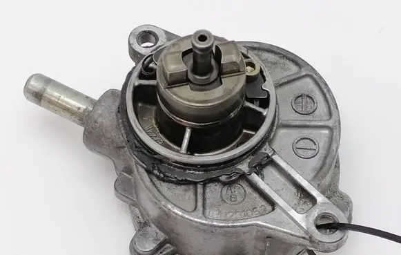 Mercedes-Benz C W203 Vacuum pump A6462300165