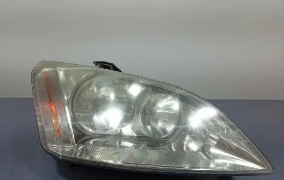 Ford Focus C-MAX Headlight/headlamp 20-A477