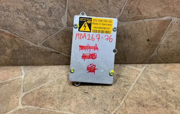 Mercedes-Benz ML W164 Xenon control unit/module 008290