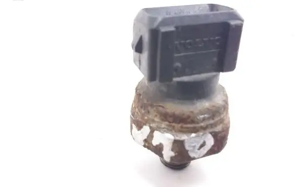 Volvo V70 Air conditioning (A/C) pressure sensor 30899051