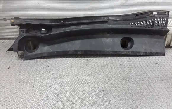 Mazda 5 Wiper trim 