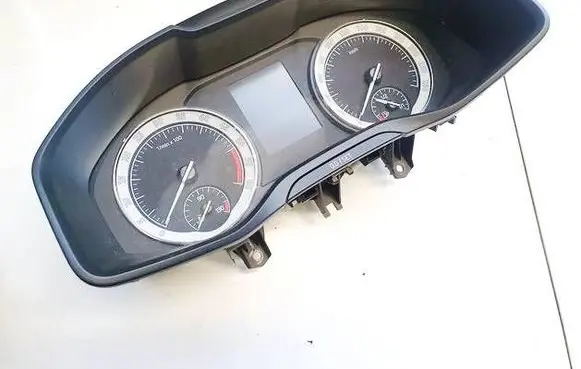 Speedometer (instrument cluster)
