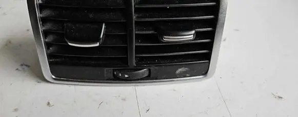 Audi A6 S6 C6 4F Dash center air vent grill 4F0819203C