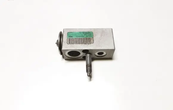 Jeep Grand Cherokee (WK) Air conditioning (A/C) expansion valve 929986L