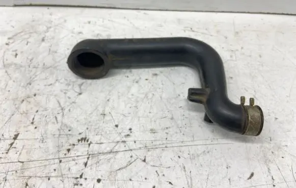 Mercedes-Benz E W124 Breather hose/pipe 1030941082