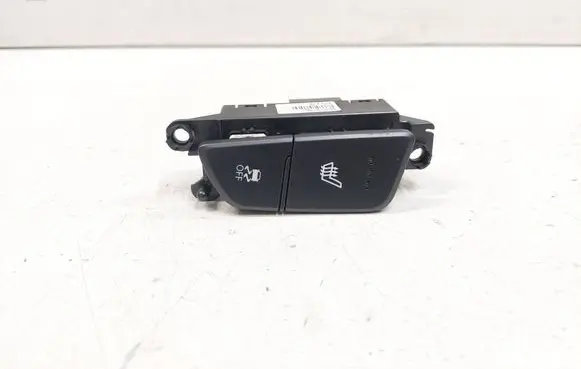 Hyundai i40 Seat heating switch 937303Z060 39R1CB1000