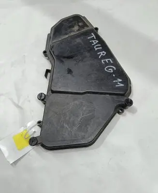 Volkswagen Touareg II Fuse box cover 7L0937576A 7L0937576B