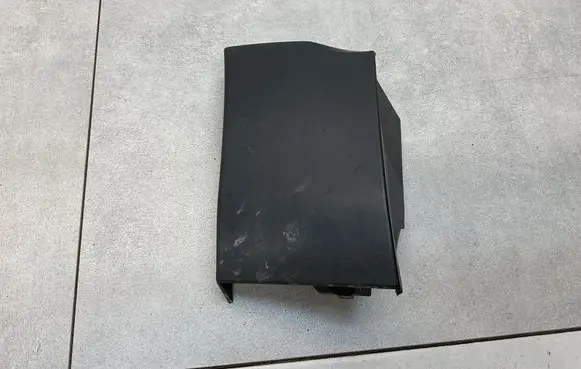 Fender trim (molding)