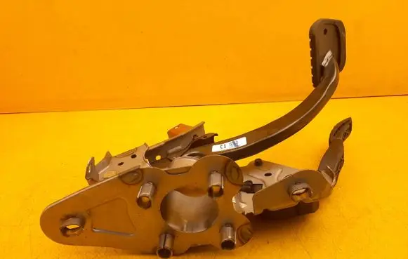 Nissan Qashqai J12 Accelerator throttle pedal 180026UA0B