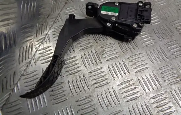 Seat Ibiza III (6L) Accelerator throttle pedal 6Q1721503C