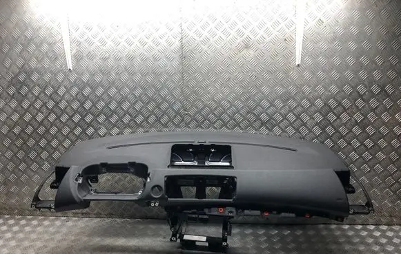 BMW 1 E81 E87 Dashboard 
