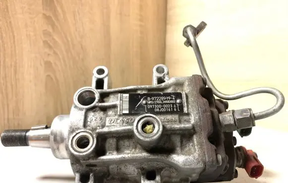 Opel Signum Fuel injection high pressure pump 8972289194 09730000234 08J001616