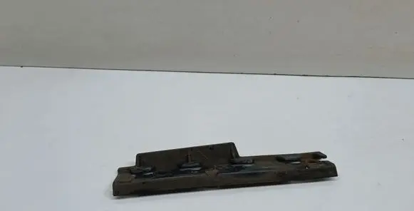 Front bumper mounting bracket