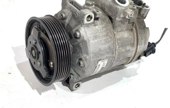 Volkswagen Touran I Air conditioning (A/C) compressor (pump) 699357