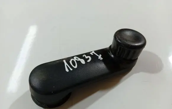 Dacia Logan I Front door window winding handle 8200673745