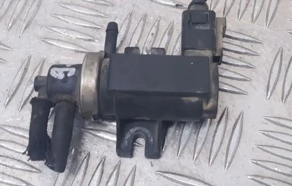 Skoda Octavia Mk1 (1U) Turbo solenoid valve 1J0906627