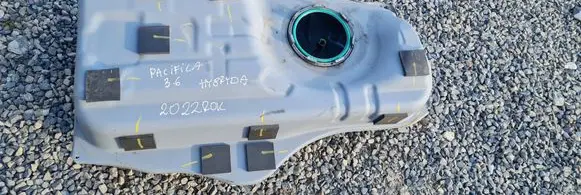 Chrysler Pacifica Fuel tank P68499705AA