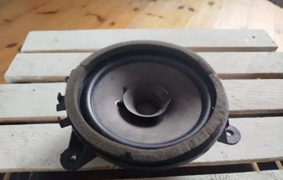 Volvo C30 Front door speaker 30657444 M5XUG 10W12