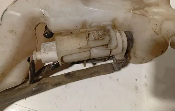 Mercedes-Benz CLS C219 Headlight washer pump 