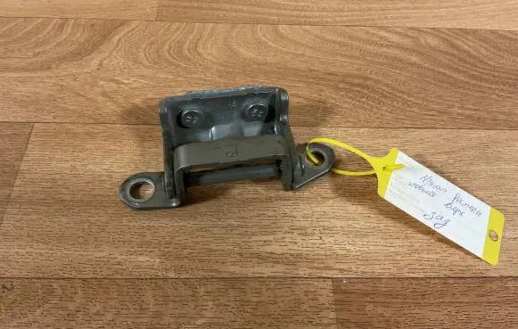 Nissan Primera Rear door upper hinge