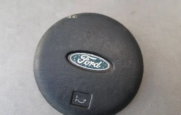 Ford Sierra Steering wheel trim 90bb13A925AA
