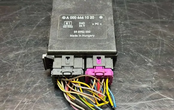 Mercedes-Benz Vario Engine control unit/module A0004461020 031532 898952000