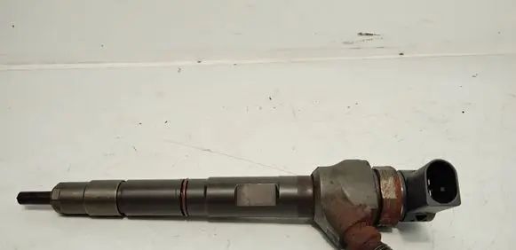 Volkswagen Golf VII Fuel injector 04L130277G 0445110477