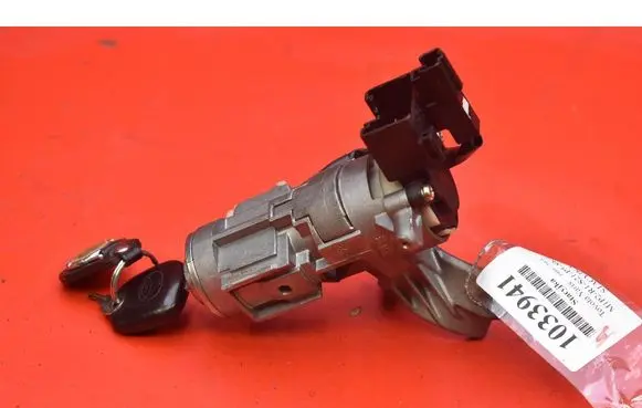 Toyota Yaris Verso Ignition lock 450200D01