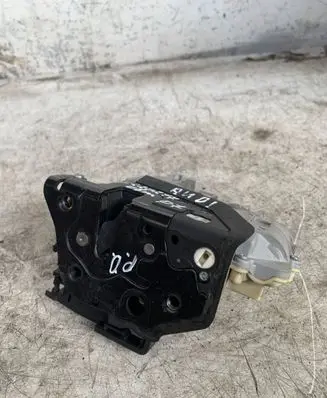 Audi Q7 4L Front door lock