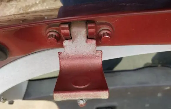 Volkswagen Polo IV 9N3 Tailgate/trunk/boot hinge